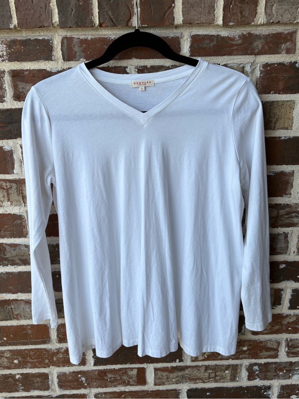 demylee White V Neck  Long Sleeve Boxy Top Size Small
